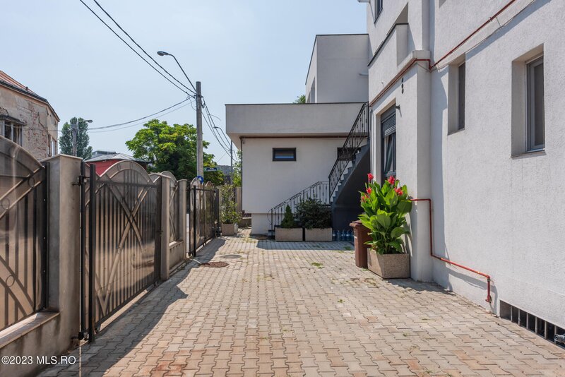 Piata Victoriei, inchiriere cladire noua 680 mp util,