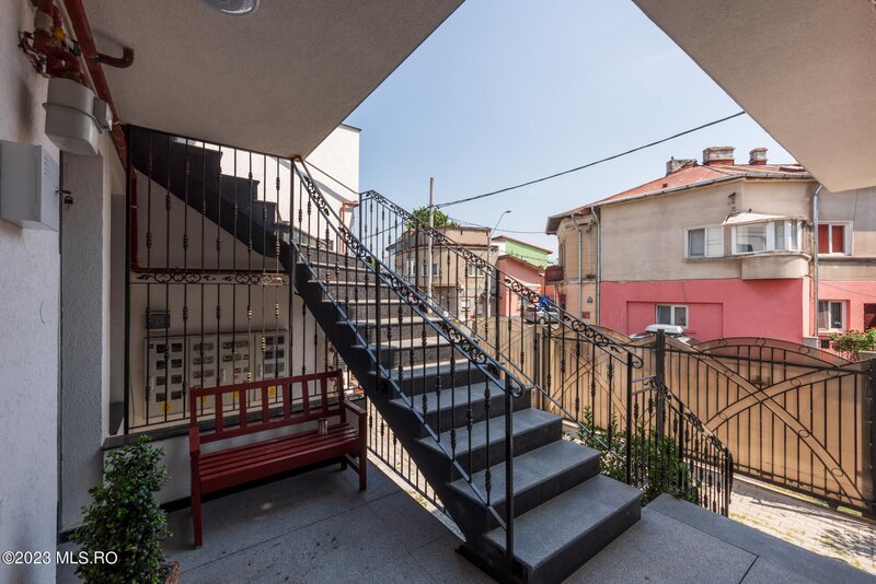 Piata Victoriei, inchiriere cladire noua 680 mp util,