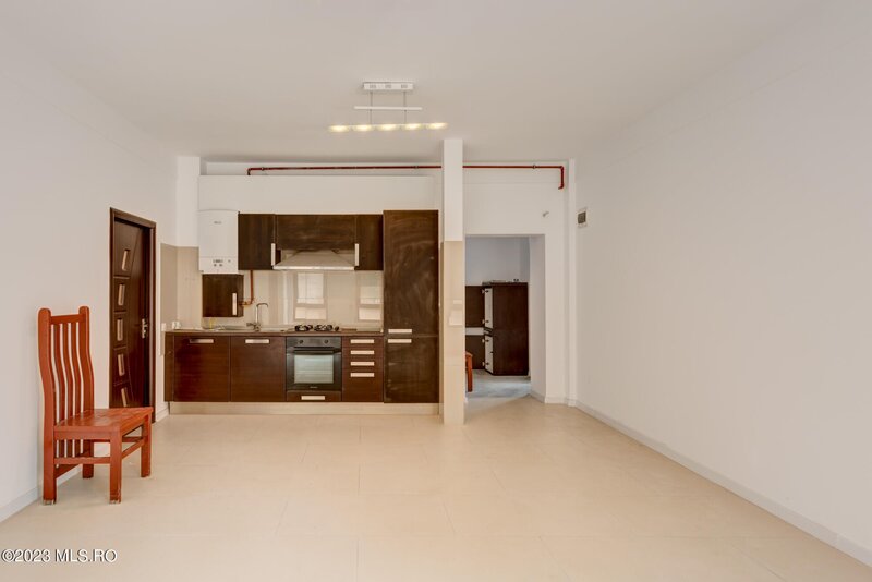 Piata Victoriei, inchiriere cladire noua 680 mp util,