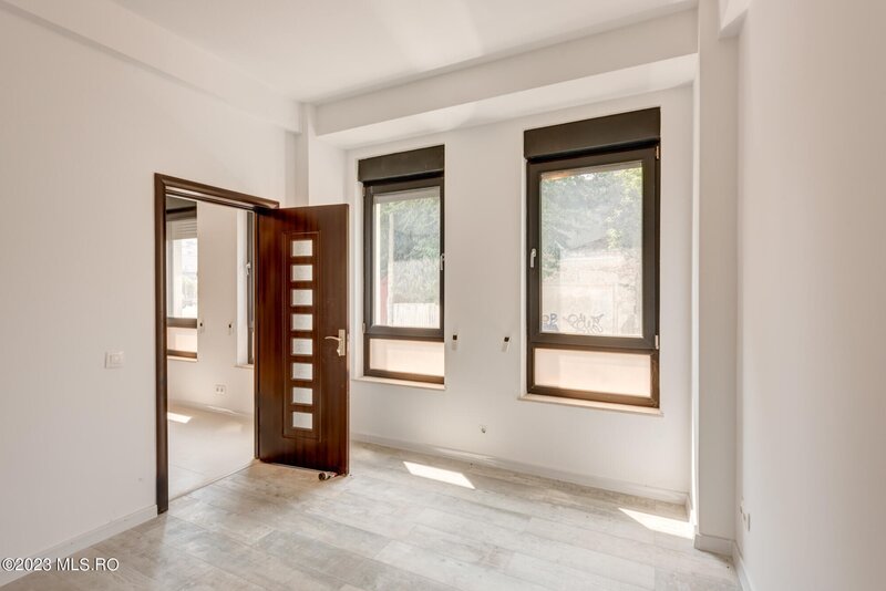 Piata Victoriei, inchiriere cladire noua 680 mp util,