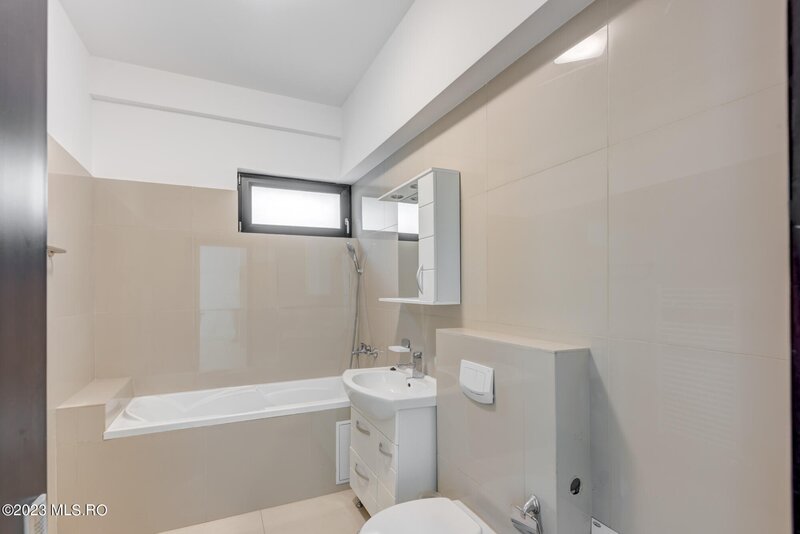 Piata Victoriei, inchiriere cladire noua 680 mp util,