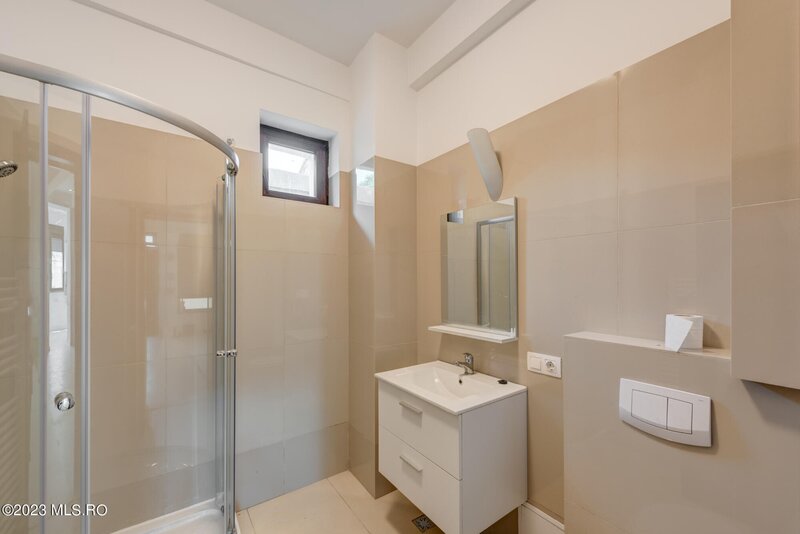 Piata Victoriei, inchiriere cladire noua 680 mp util,