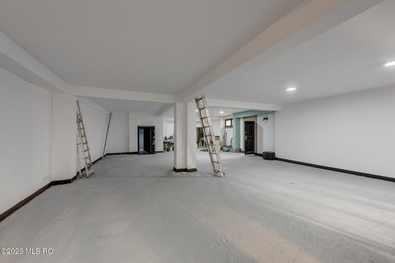 Piata Victoriei, inchiriere cladire noua 680 mp util,